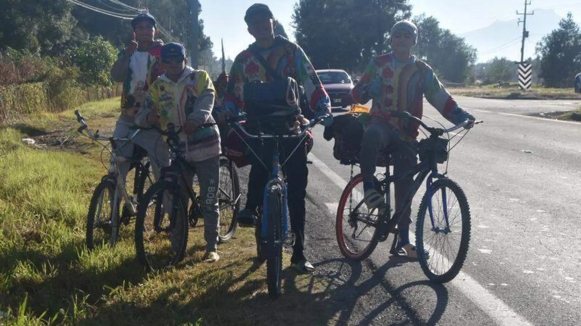 Jony, Edwin, José y Benjamín recorren más de dos mil 600 kilómetros al peregrinar de Yucatán hasta la Ciudad de MéxicoTOMÁS BAÑOS